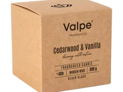 Kerzen^Bispol Valpe Duftkerze mit Holzdocht Zedernholz & Vanille 10 cm
