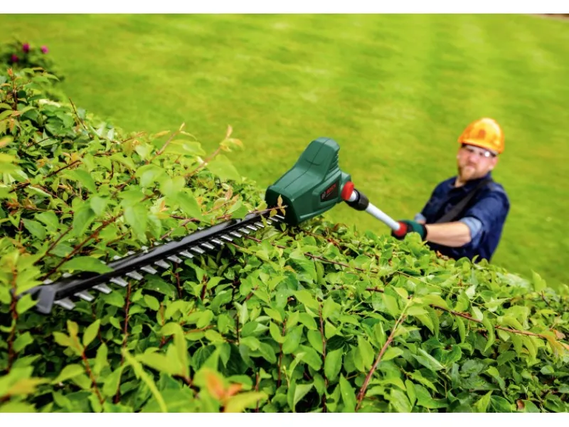 Bosch Leitern^Akku-Teleskop-Heckenschere UniversalHedgePole 18 Solo