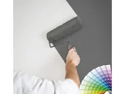 Bricoflor Uni Vliestapete Schlicht überstreichbare Tapete in Weiß mit Vinyl für Küche und Badezimmer Einfarbige Vlies Wandtapete zum überstreichen