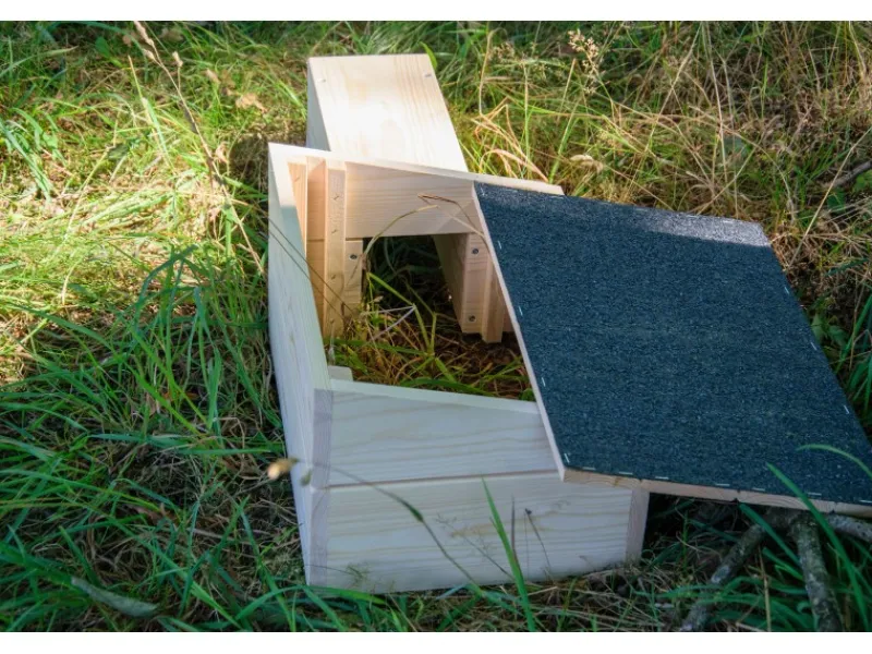 Dobar Kleintierbedarf^Igelhaus Bausatz 74,5 x 29 x 24 cm Schwarz FSC®