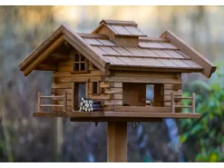 Dobar Vogelbedarf^Vogelhaus Tirol im Berghütten-Design 37 x 37 x 117 cm Braun FSC®