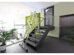 PROREGAL Klapptritte^Teleskopleiter 4-Teilig mit Traverse 4 x 3 Sprossen