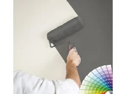 Bricoflor Weiße Wandtapete Schlicht Uni Tapete Weiß überstreichbar für Badezimmer und Küche Einfarbige Vliestapete Hell Ideal zum überstreichen