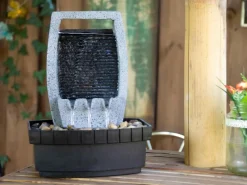 Best Dobar Design-Zimmerbrunnen in Steinoptik mit Deko-Steinen, Wasserspiel und Pumpe