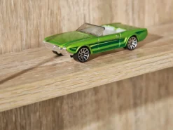 ebuy24 Comit Vitrinenschrank Wandhängend 2 Glastüren Sonoma Eiche Dekor