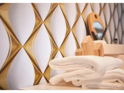 AS-Creation Vliestapete 3D Design Glänzend Leicht Strukturiert Gold Weiß FSC®